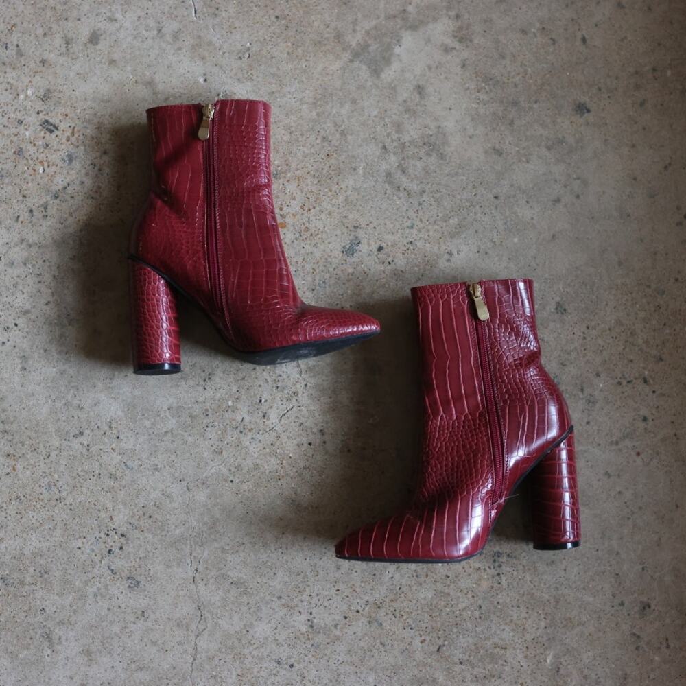 Dark Red Croc Embossed Pointed Toe Ankle Boots 6 - Picture 2 of 4